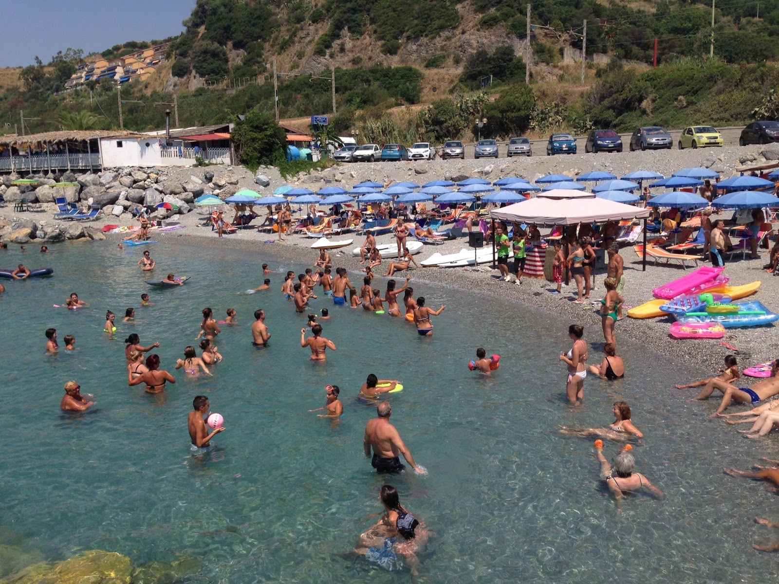 Photo de Spiaggia di Scoglio della Regina et le règlement