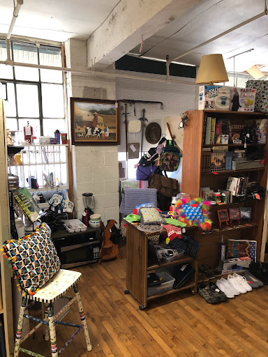 Home Goods Store «Olde Factory», reviews and photos, 139 S Hanover St, Hummelstown, PA 17036, USA