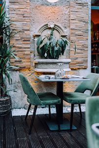 Atmosphère du Restaurant français L'Aile ou la Cuisse à Saint-Rémy-de-Provence - n°15