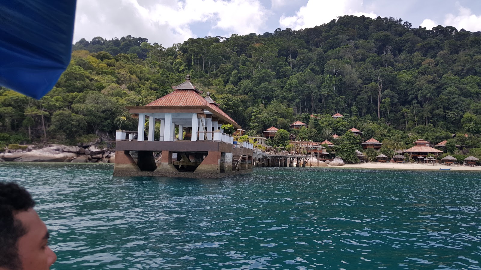 Frenz Emperor Resort beach'in fotoğrafı geniş bir kıyı şeridi ile birlikte