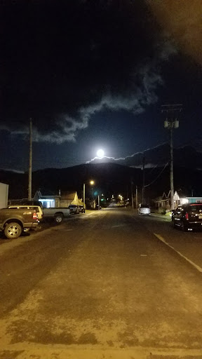 Grocery Store «Rockaway Beach Market», reviews and photos, 208 S Anchor St, Rockaway Beach, OR 97136, USA