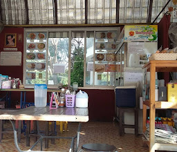ร้านหมูกรอบลำลำ photo
