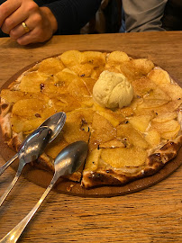 Tarte aux pommes du Restaurant de spécialités alsaciennes L'Alsacien Châtelet - Restaurant / Bar à Flammekueche à Paris - n°1