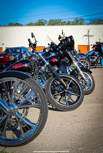 Harley-Davidson Dealer «Queen City Harley-Davidson», reviews and photos, 5960 Dixie Hwy, Fairfield, OH 45014, USA