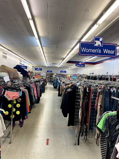 Thrift Store «Goodwill Industries of Greater Cleveland & East Central Ohio», reviews and photos, 12650A Rockside Rd, Cleveland, OH 44125, USA