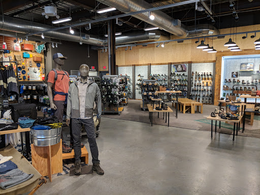 Camping Store «REI», reviews and photos, 6220 Topanga Canyon Blvd, Woodland Hills, CA 91367, USA