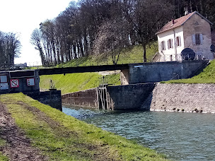 Photo n°4 de Tunnel-canal de Saint-Albin à Scey-sur-Saône-et-Saint-Albin ()