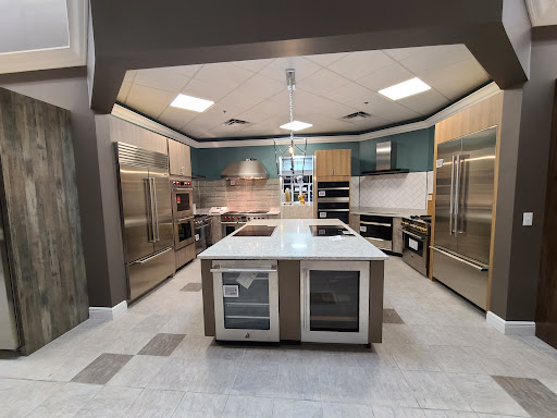 Appliance Store «Famous Tate Appliance & Bedding Centers», reviews and photos, 1015 E Brandon Blvd, Brandon, FL 33511, USA