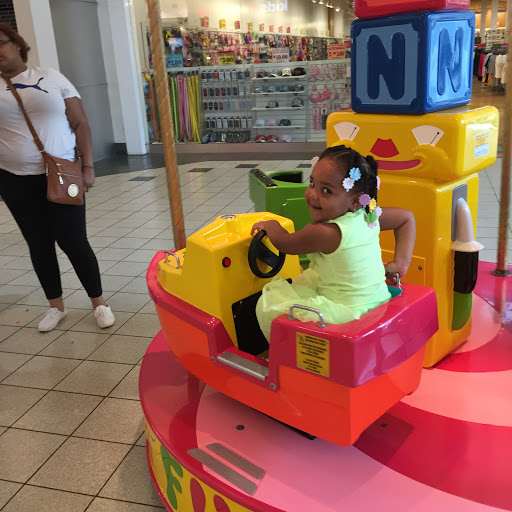 Shopping Mall «River Oaks Center», reviews and photos, 96 River Oaks Center Dr, Calumet City, IL 60409, USA