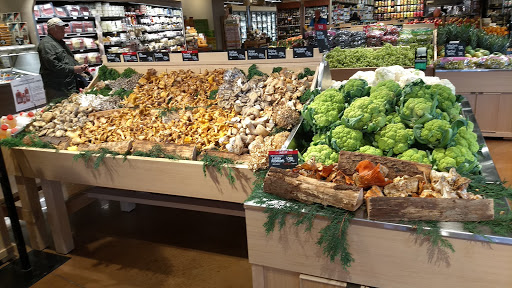 Gourmet Grocery Store «Metropolitan Market», reviews and photos, 2320 42nd Ave SW, Seattle, WA 98116, USA