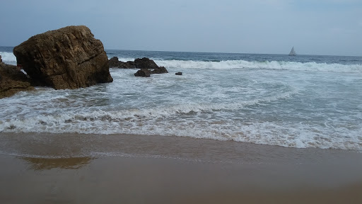 Shopping Mall «Crystal Cove Shopping Center», reviews and photos, 7845-8085 East Coast Hwy, Newport Beach, CA 92657, USA