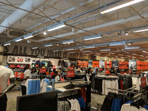 Clothing Store «Nike Factory Store», reviews and photos, 4101 S Carrollton Ave, New Orleans, LA 70119, USA