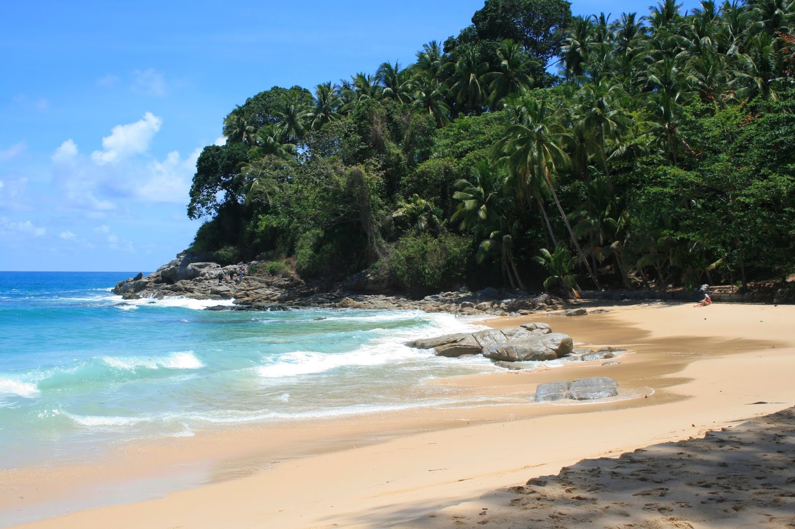 Foto de Praia de Surin - lugar popular entre os apreciadores de relaxamento