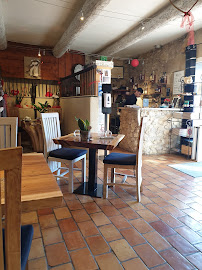 Atmosphère du Le Relais du Coche - Restaurant Eyguières à Eyguières - n°6