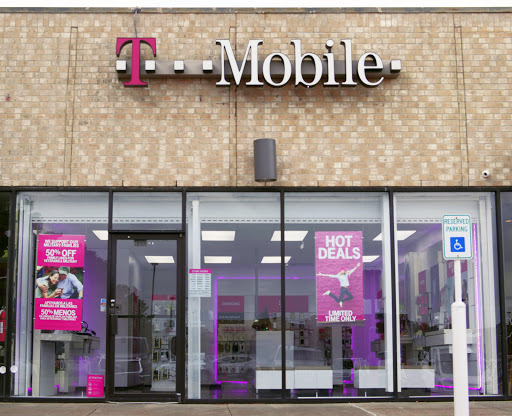 Cell Phone Store «T-Mobile», reviews and photos, 8303 Hwy 6 N, Houston, TX 77095, USA