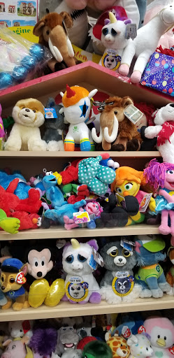 Toy Store «Greenpoint Toy Center», reviews and photos, 738 Manhattan Ave, Brooklyn, NY 11222, USA