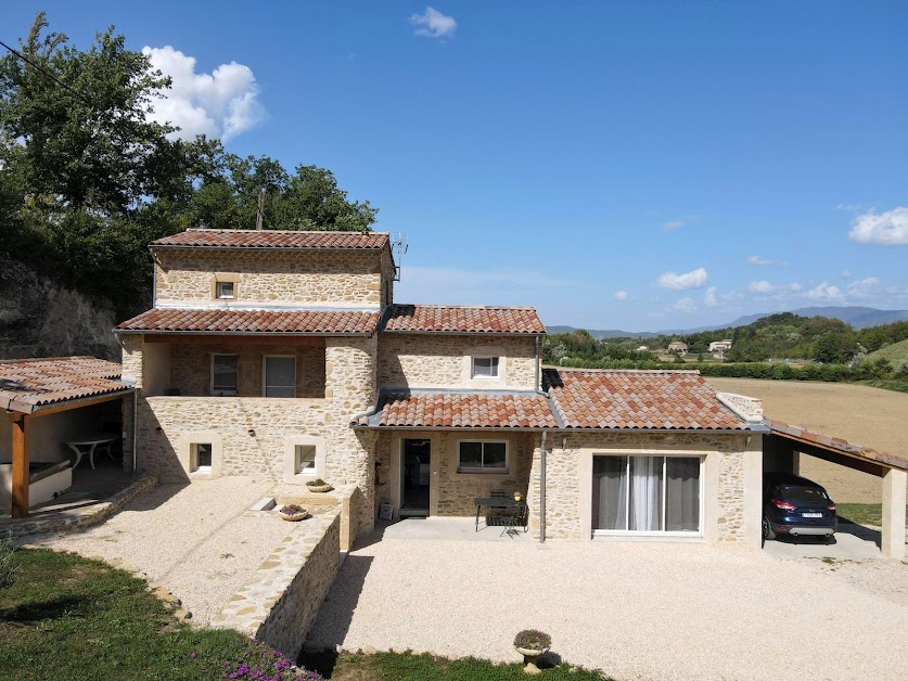 Gîte St Denis VERNET Patricia à Chabrillan (Drôme 26)