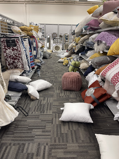 Clothing Store «Burlington Coat Factory», reviews and photos, 22331 Eureka Rd, Taylor, MI 48180, USA