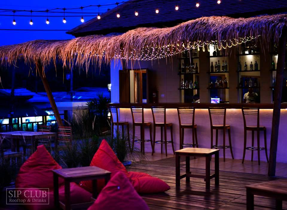 SIP CLUB - Rooftop & Drinks ในเมืองอำเภอเกาะลันตา