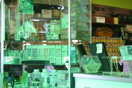 Tobacco Shop «Hypnotized Smoke Shop», reviews and photos, 2967 Patterson Rd, Florissant, MO 63031, USA
