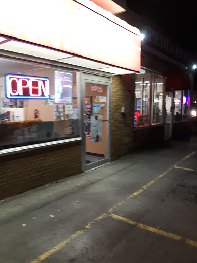 Liquor Store «Parkway Wine & Spirits Inc», reviews and photos, 3912 Vestal Pkwy E, Vestal, NY 13850, USA