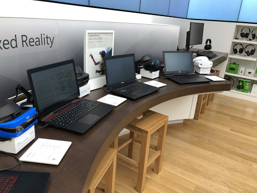 Computer Store «Microsoft Store - Westfield San Francisco Centre», reviews and photos, 845 Market St #257, San Francisco, CA 94103, USA