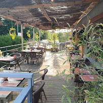 Atmosphère du Restaurant Ici et là-bas à Le Chambon-sur-Lignon - n°4