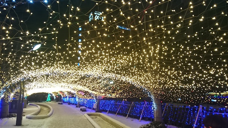 秋田駅西口遊歩道