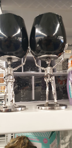 Clothing Store «Ross Dress for Less», reviews and photos, 7511 Lemont Rd, Darien, IL 60561, USA