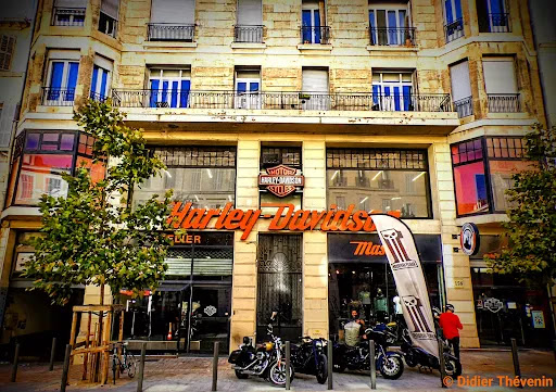 Big motorcycle rentals Marseille