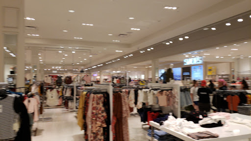 Clothing Store «Forever 21», reviews and photos, 5220 Fashion Outlets Way #1005, Chicago, IL 60656, USA