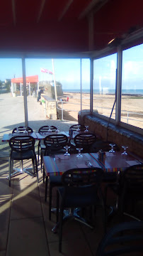 Atmosphère du Restaurant Côté Sable à Saint-Aubin-sur-Mer - n°20