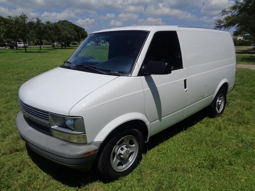 Used Car Dealer «Rolling Wheels Inc», reviews and photos, 125 E Sunrise Blvd, Fort Lauderdale, FL 33304, USA