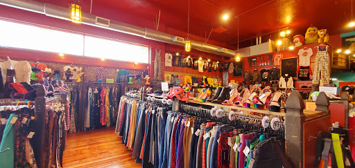 Used Clothing Store «Red Light Clothing Exchange», reviews and photos, 3590 SE Hawthorne Blvd, Portland, OR 97214, USA
