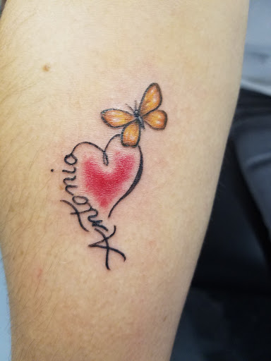 Tattoo Shop «Sarenity Tattoo & Piercing in Birchwood Mall», reviews and photos, 4350 24th Ave, Fort Gratiot Twp, MI 48059, USA