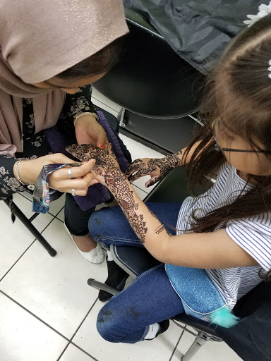 Beauty Salon «Kanza Beauty Salon», reviews and photos, 2140 W Devon Ave, Chicago, IL 60659, USA