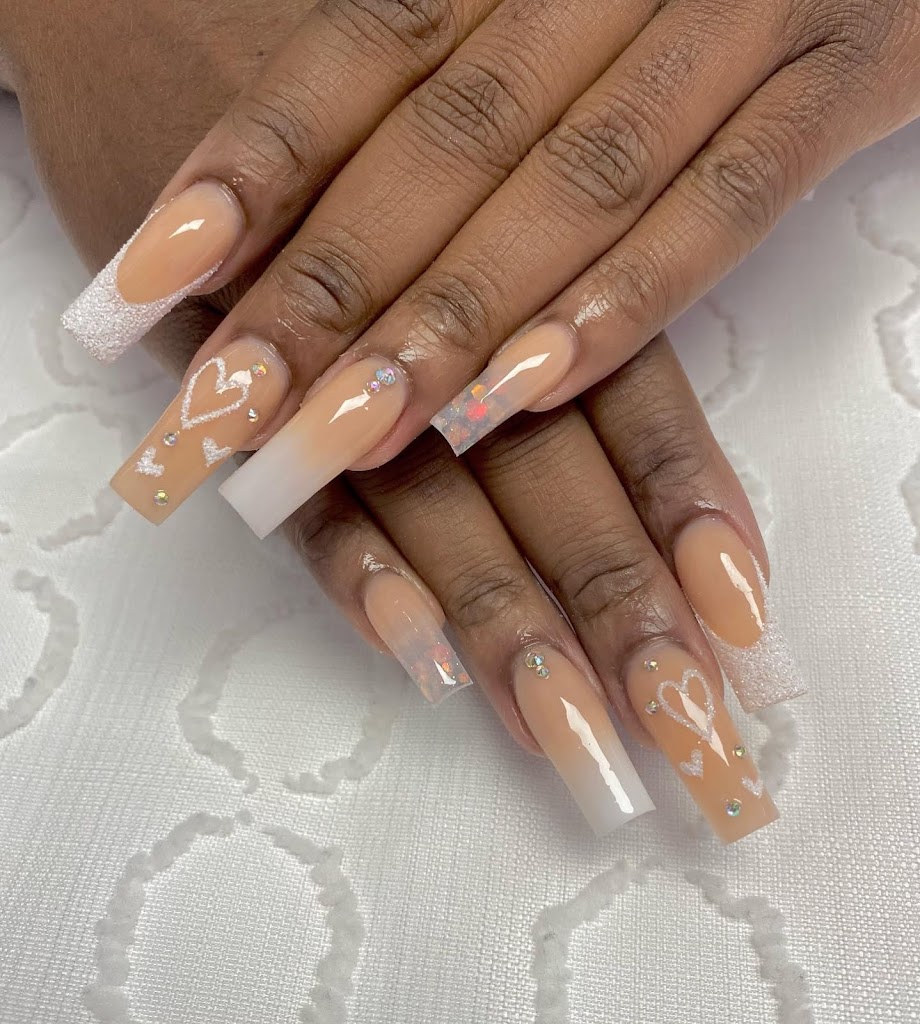 Carmen’s Nails 60115