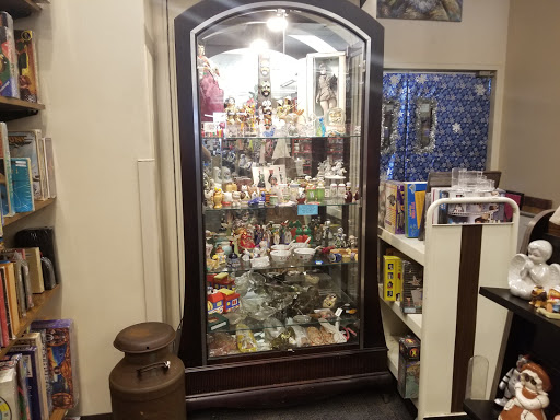 Book Store «Bookmans Phoenix Entertainment Exchange», reviews and photos, 8034 N 19th Ave, Phoenix, AZ 85021, USA