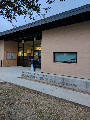 Community Center «Jubilee Park & Community Center», reviews and photos, 907 Bank St, Dallas, TX 75223, USA