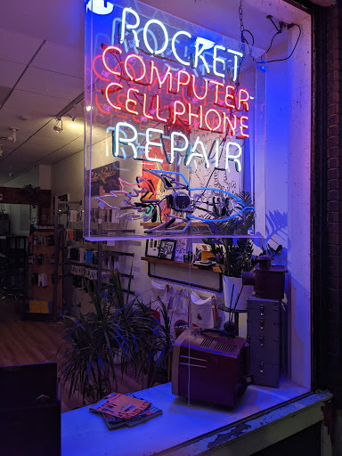 Computer Repair Service «Rocket Computer and Cell Phone Repair», reviews and photos, 513 State St, Madison, WI 53703, USA
