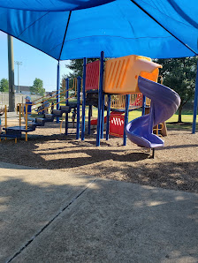 Photo 1 de Burlington Springwood Park from All