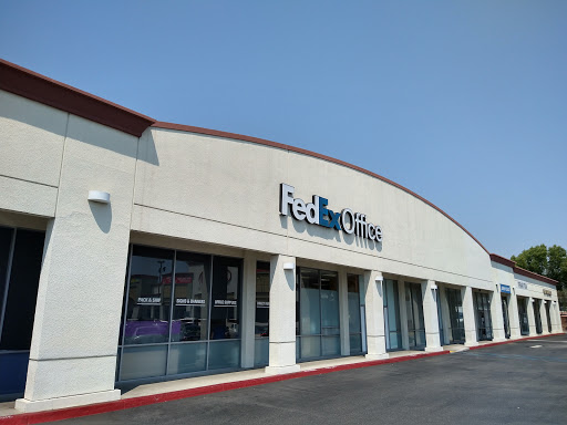 Shopping Mall «Gateway Plaza», reviews and photos, 21929 Ventura Blvd, Los Angeles, CA 91364, USA