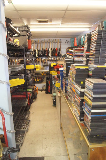 Pawn Shop «Southern California Jewelry and Loan Pawn Shop», reviews and photos, 12522 Westminster Ave, Santa Ana, CA 92706, USA