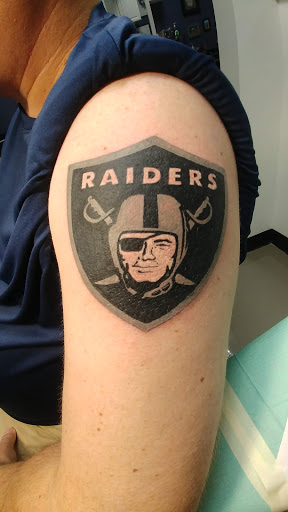 Tattoo Shop «Peace of Art Tattoo», reviews and photos, 15337 S Cicero Ave G, Oak Forest, IL 60452, USA