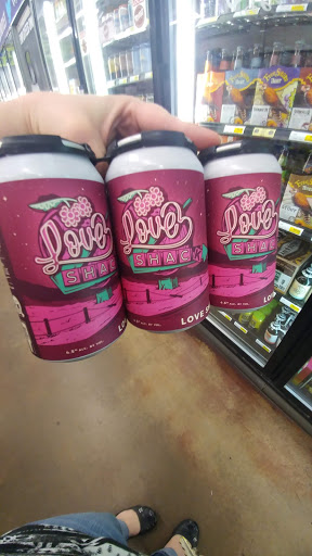 Liquor Store «Davis Liquor Outlet», reviews and photos, 1406 N Waco Ave, Wichita, KS 67203, USA