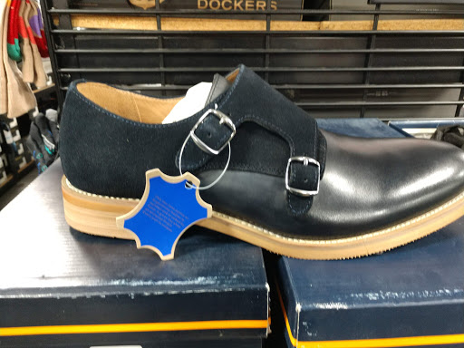 Clothing Store «K&G Fashion Superstore», reviews and photos, 3393 Steelyard Dr, Cleveland, OH 44109, USA