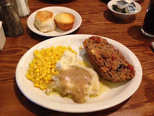American Restaurant «Cracker Barrel Old Country Store», reviews and photos, Celebration Dr, Suwanee, GA 30024, USA