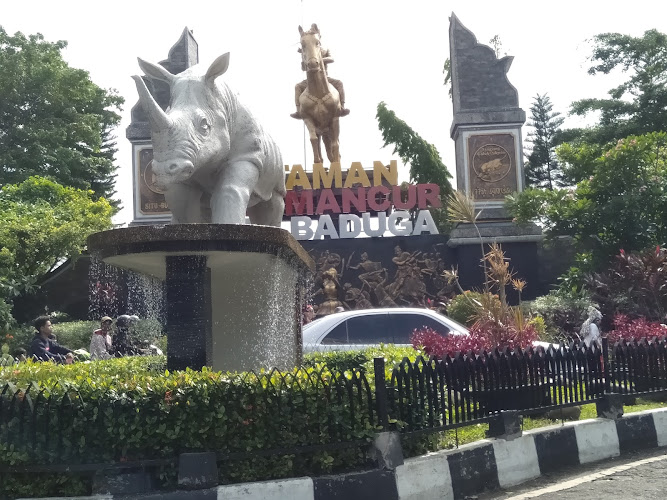 Monumen Patung Badak