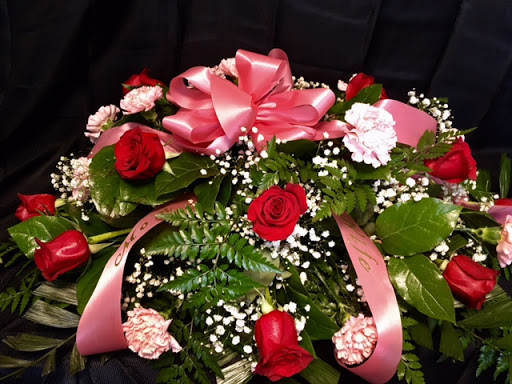 Florist «Turning Over A New Leaf Flowers and Gifts», reviews and photos, 313 W Main St, Gas City, IN 46933, USA