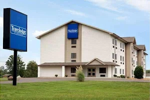 Travelodge by Wyndham Livonia image